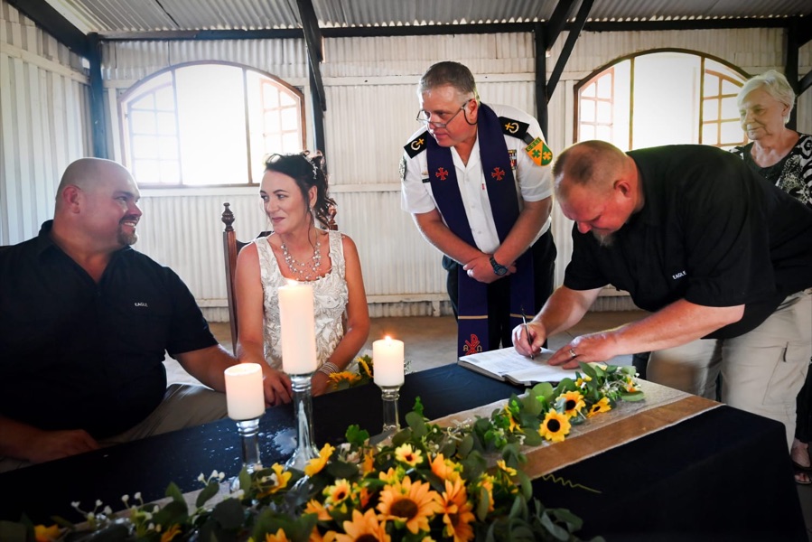 Wedding ceremony by Dr. Gerrit Rademeyer in Calitzdorp